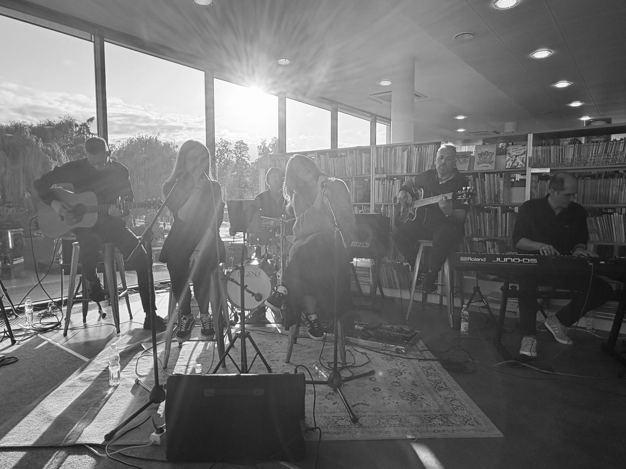 „„Poezja jest kobietą” - koncert w Miejskiej Bibliotece Publicznej w Świeciu